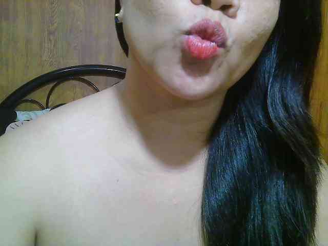 Sweetlips69 webcam