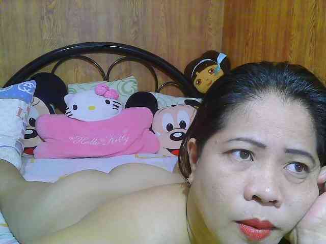 Sweetlips69 webcam