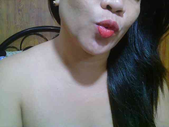 Sweetlips69 webcam