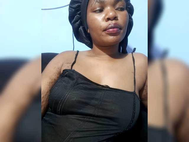 Submissiveebonyslut Live Cam on BongaCams