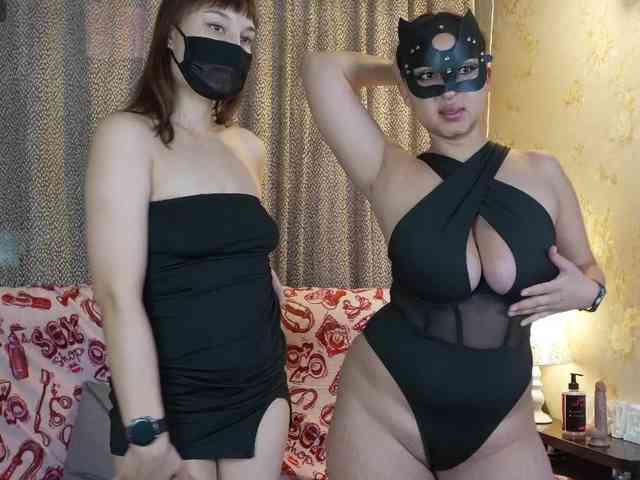 sexlove12002 Live Webcam on BongaCams