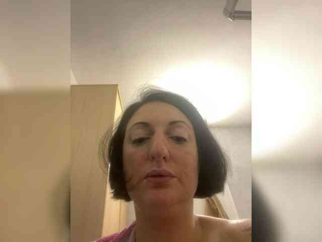 Girlnextdoor94 webcam