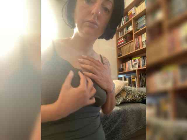 Girlnextdoor94 webcam