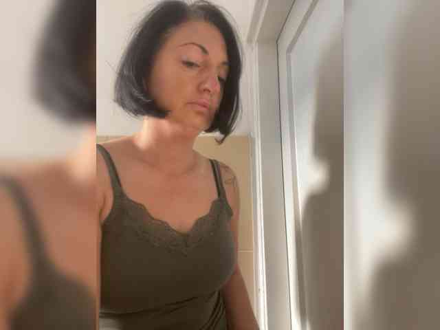 Girlnextdoor94 webcam