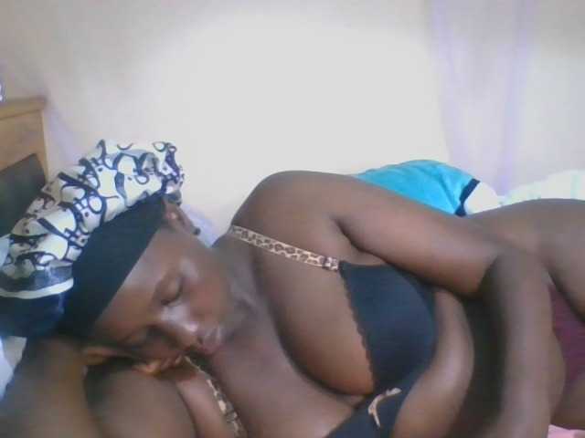 Busty-Barbie webcam bongacams model stream image