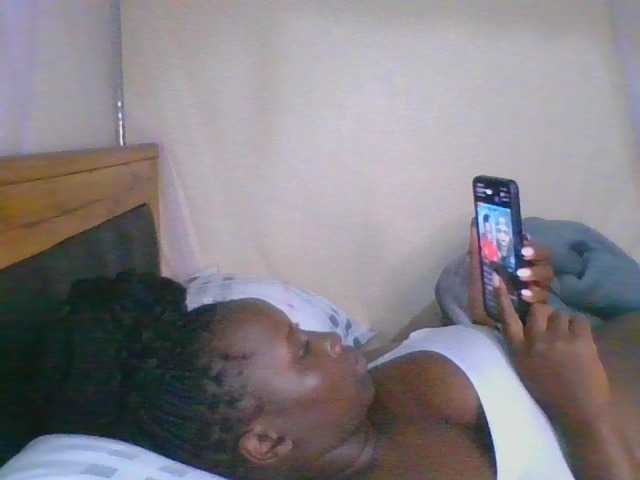 Busty-Barbie webcam bongacams model stream image