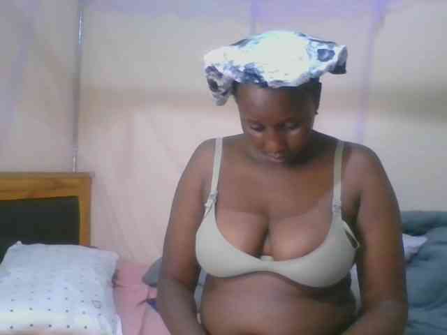 Busty-Barbie webcam