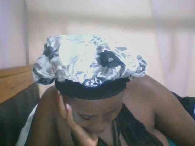 Busty-Barbie bongacams