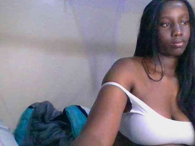 Busty-Barbie webcam