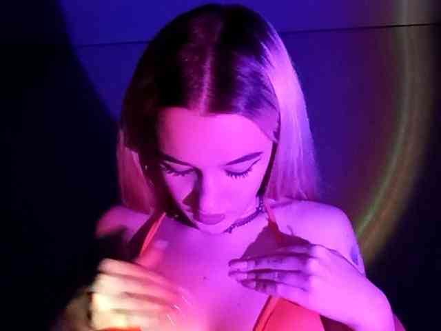 kristibiz webcam