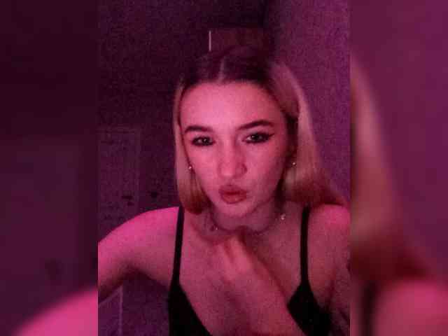 kristibiz webcam