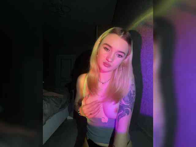 kristibiz webcam