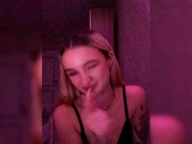 kristibiz webcam