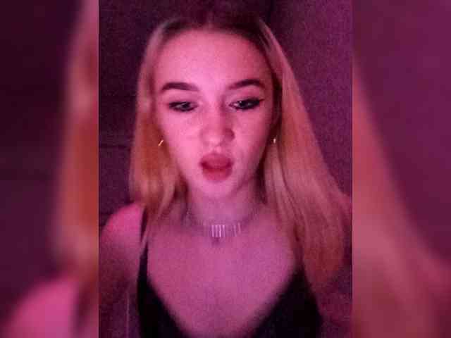 kristibiz webcam
