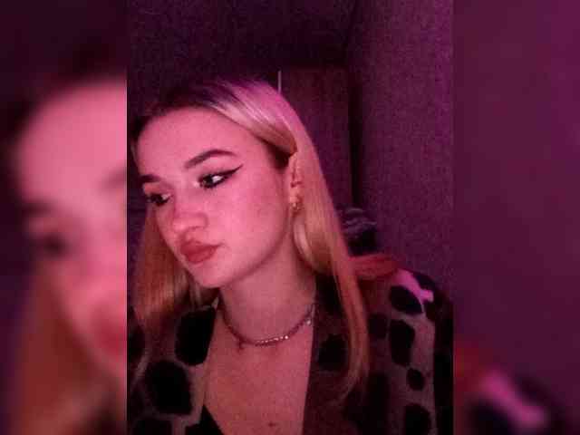 kristibiz webcam