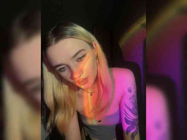 kristibiz webcam