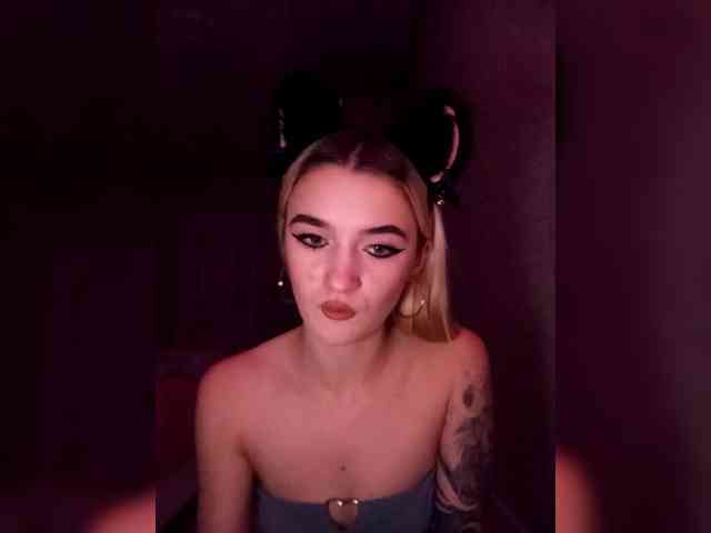 kristibiz webcam