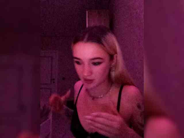 kristibiz webcam