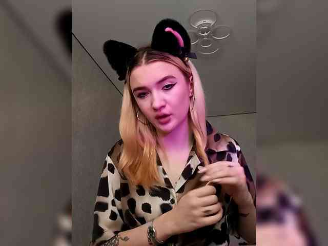 kristibiz webcam