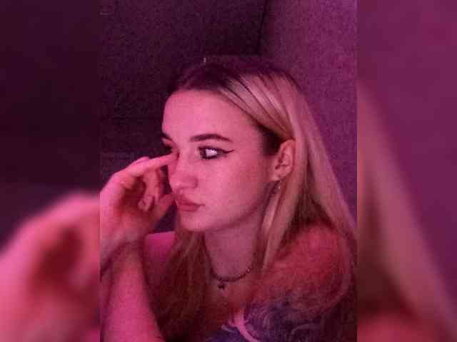 kristibiz webcam