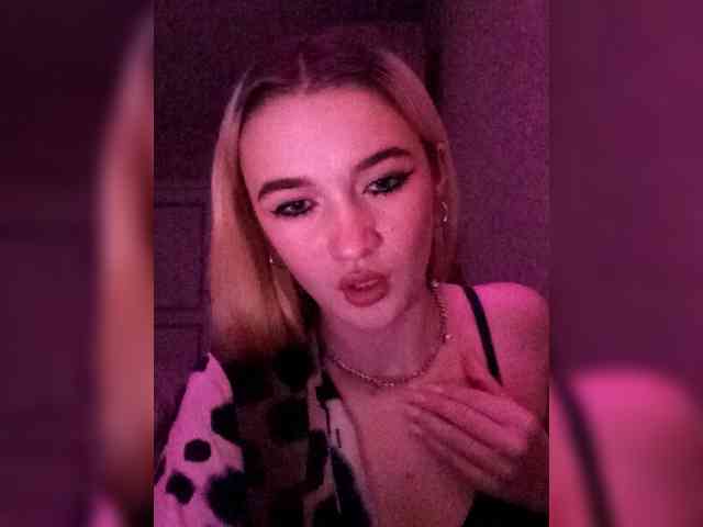 kristibiz webcam