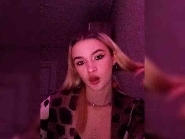 kristibiz webcam