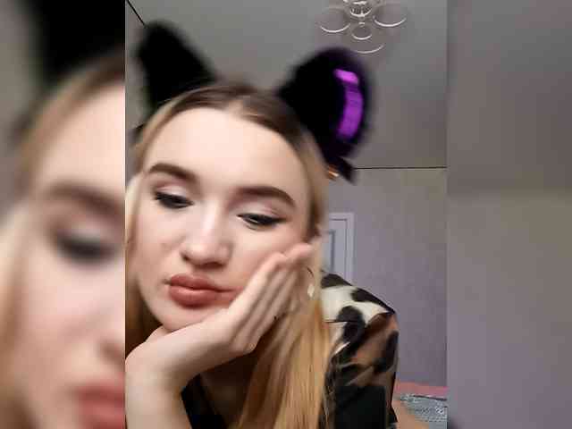kristibiz Live Webcam on BongaCams