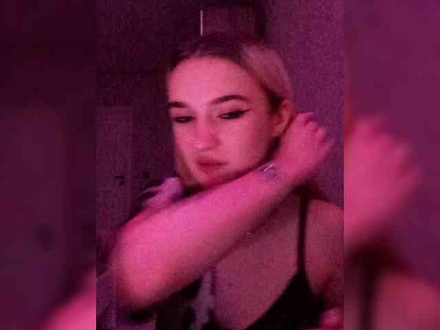 kristibiz webcam