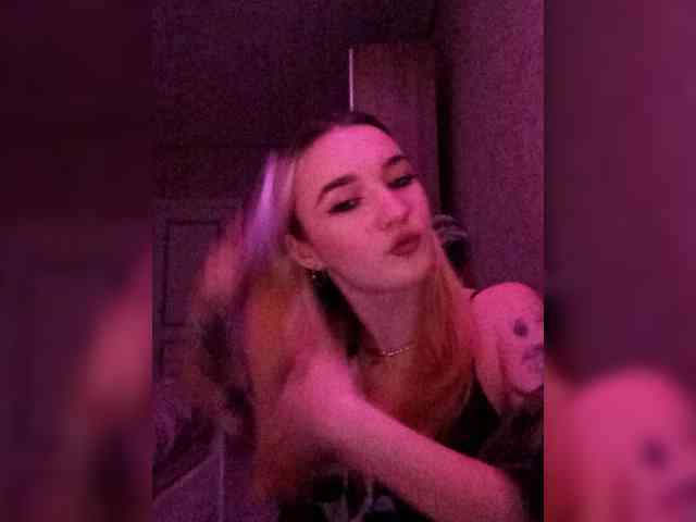 kristibiz webcam