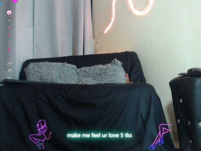 violettalynn's BongaCams show and profile