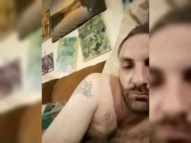 spunhungboi Live Webcam on BongaCams