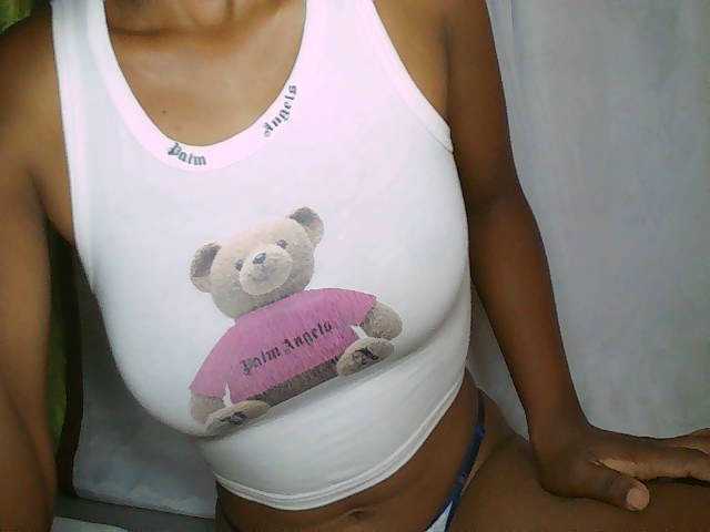 Elisa571's BongaCams show and profile