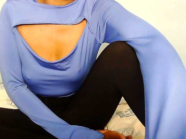 Elisa571's BongaCams show and profile