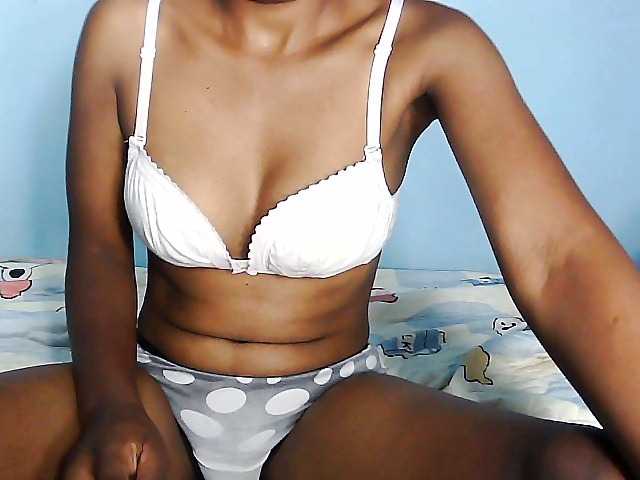 Elisa571's BongaCams show and profile