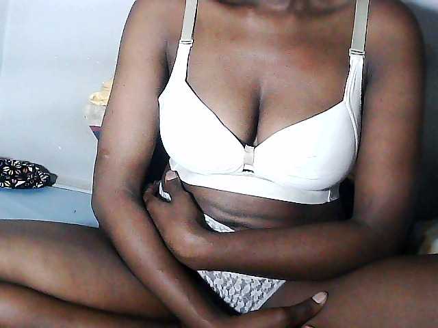 Elisa571's BongaCams show and profile