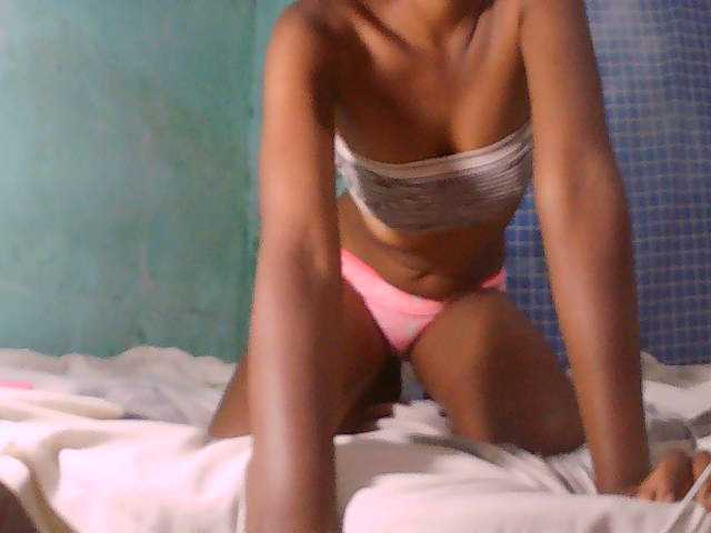 Elisa571's BongaCams show and profile