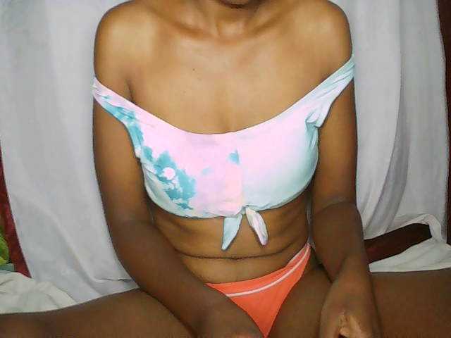 Elisa571's BongaCams show and profile