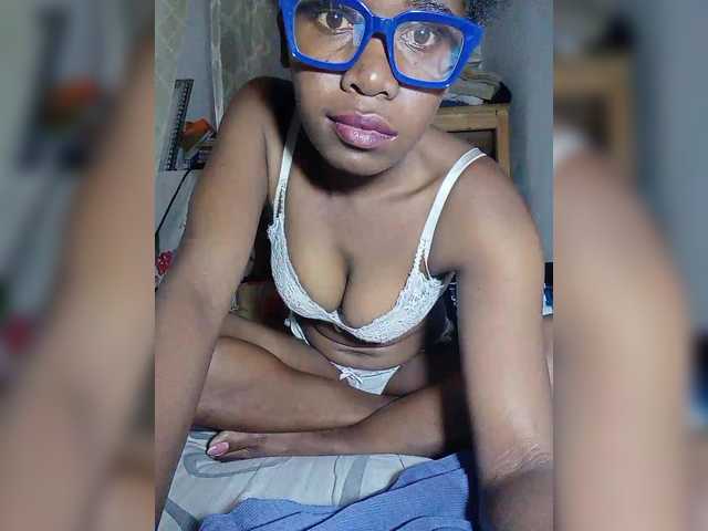 Elisa571's BongaCams show and profile