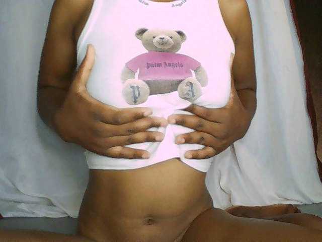 Elisa571's BongaCams show and profile