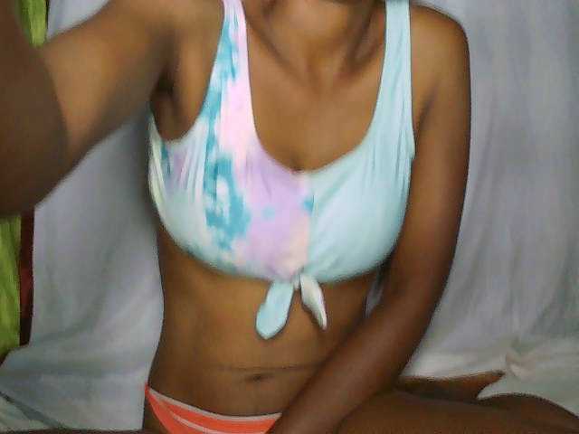 Elisa571's BongaCams show and profile