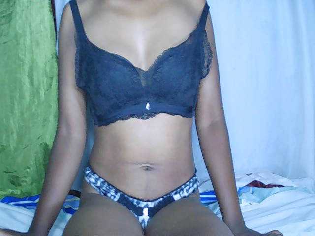 Elisa571's BongaCams show and profile