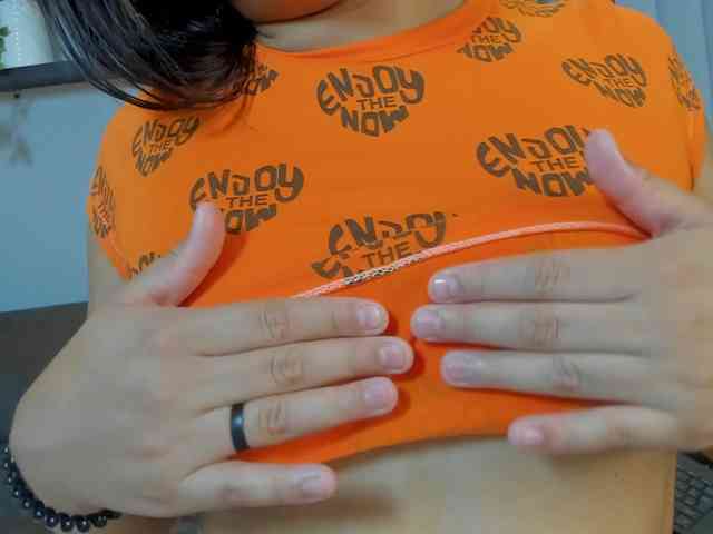 nathaliaa-peachh webcam