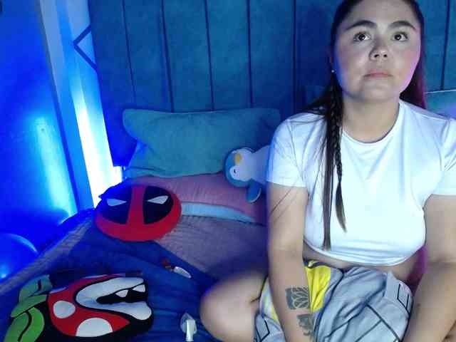 PhamelaHolter webcam
