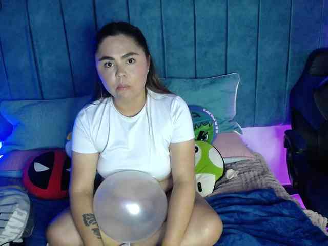 PhamelaHolter webcam