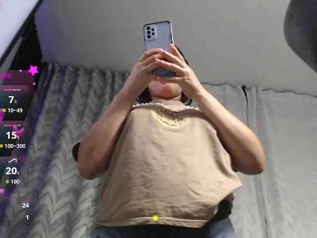 MiaAlana- webcam
