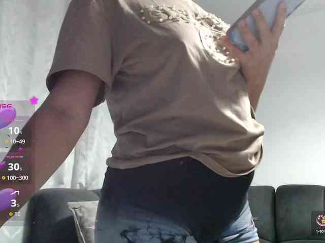 MiaAlana- webcam