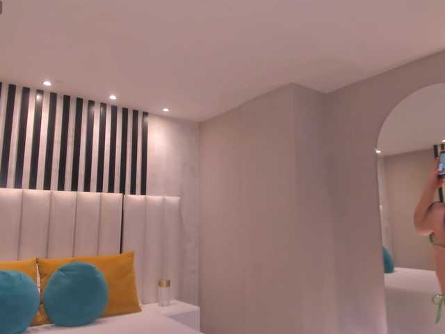 MeganCross's BongaCams show and profile