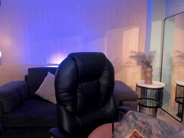 MeganCross webcam