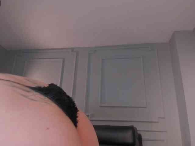 MeganCross webcam