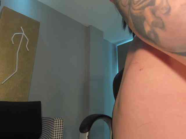 nude web cam MeganCross